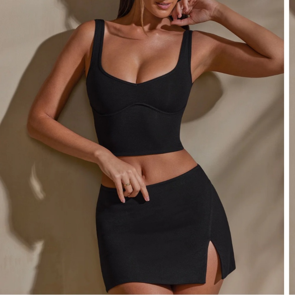 Oh Polly mini skirt in black